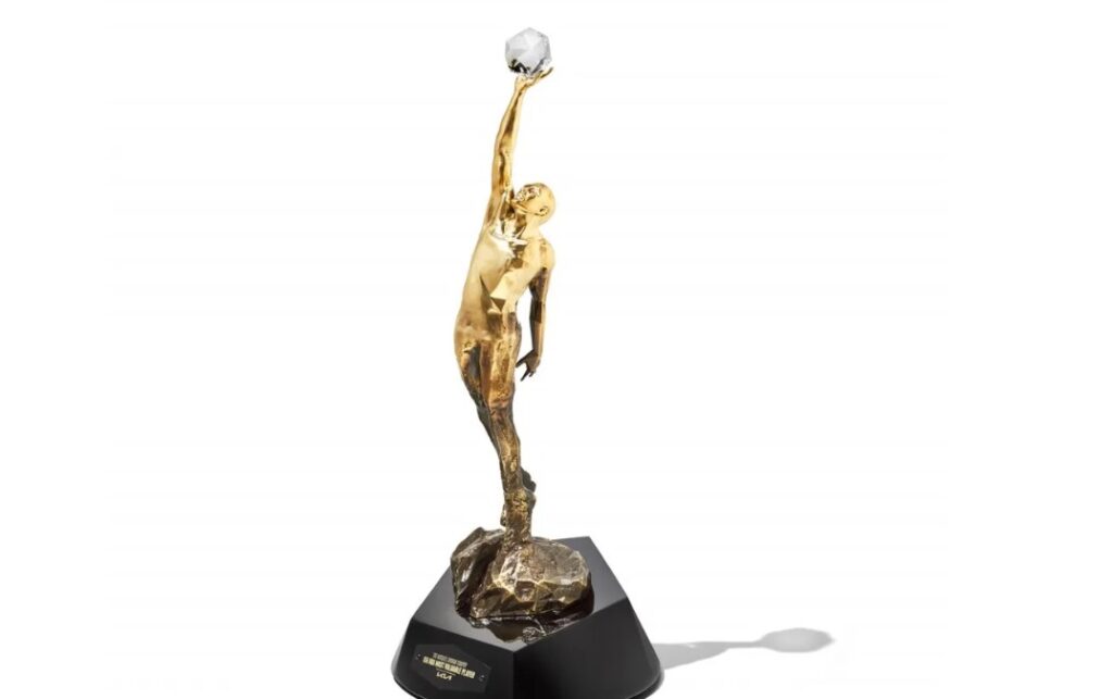 Troféu Michael Jordan de MVP da NBA — Foto: NBA