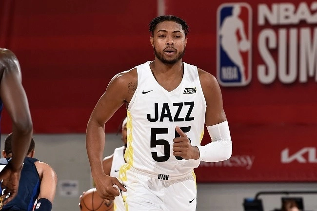 Bruno Caboclo já teve passagens pela NBA e está sumido da Itália