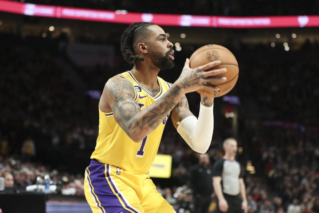 D'Angelo Russell está devendo nas tentativas de três pontos