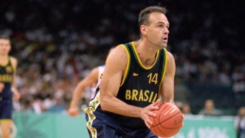 Oscar Schmidt, um dos maiores nomes da história do basquete brasileiro