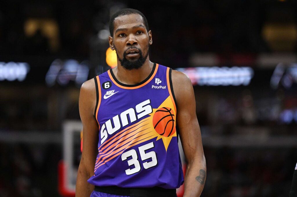 Kevin Durant, do Phoenix Suns, pode quebrar um recorde de pontuação