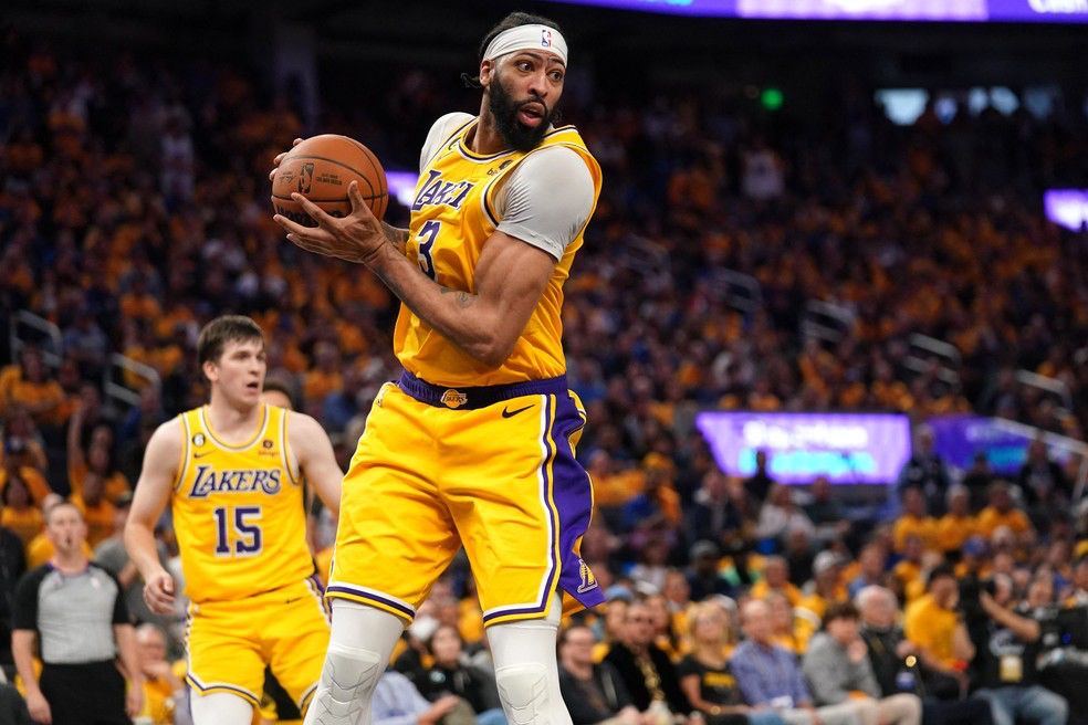 Anthony Davis, pivô dos Lakers