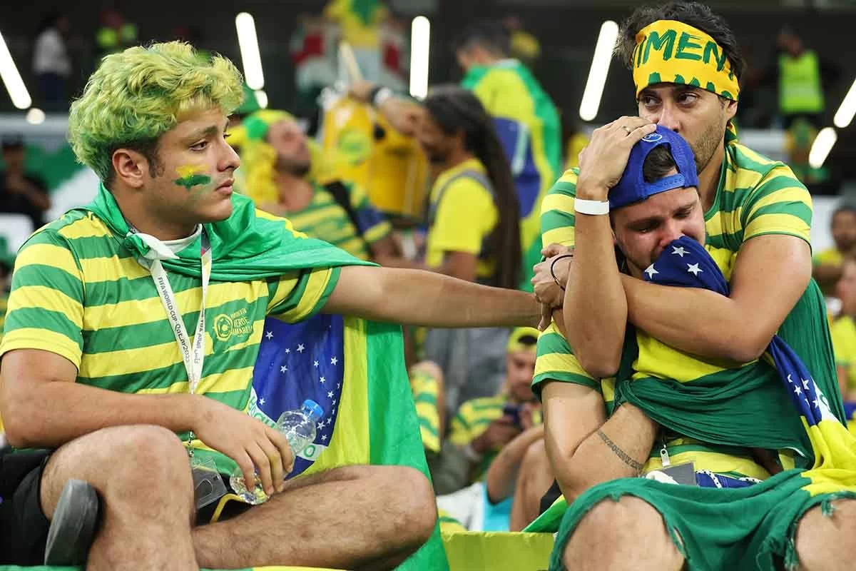 torcida da selecao brasileira triste