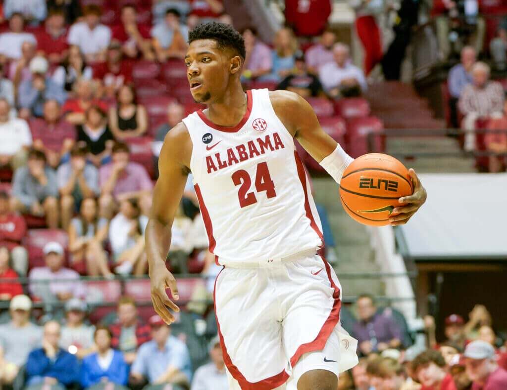 Brandon Miller, jovem que foi draftado pelo Charlotte Hornets