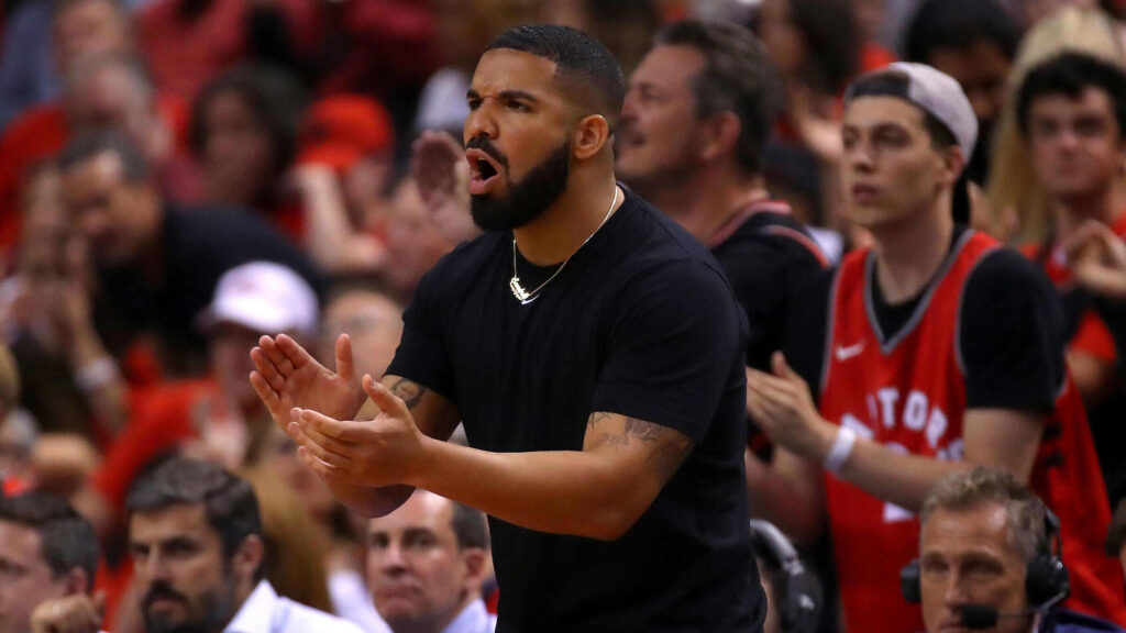 Drake, torcedor do Toronto Raptors