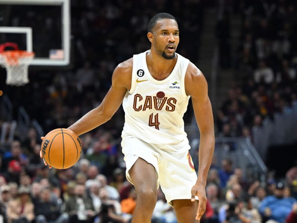 Evan Mobley, que renovou contrato com o Cleveland Cavaliers