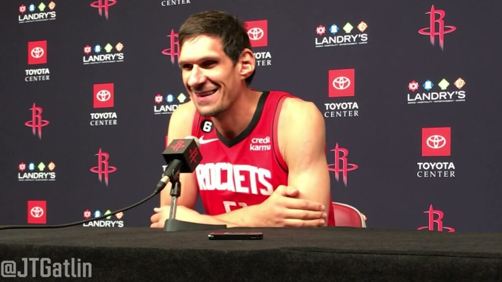 Boban Marjanovic, um dos jogadores mais altos da NBA