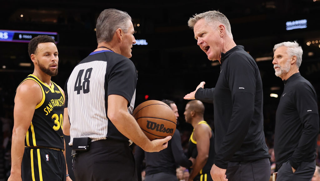 Steve Kerr reclamou bastante das decisões da arbitragem contra os Suns